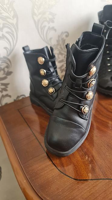 Верхняя одежда: Продаю верхнюю одежду на девочку 5-6,5 лет. Вся одежда в идеальном — 21