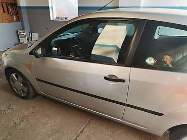 tepih crni: 1.25 3V ENTERIJER ZA FORD FIESTA OD 2002. DO 2004. GOD. | Ford — 3
