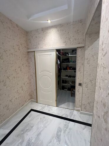 Yeni tikili: 3 otaqlı, Yeni tikili, 137 kv. m — 2