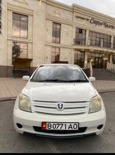 машина дишовый: Toyota ist: 2003 г., 1.5 л, Автомат, Бензин, Хетчбек
