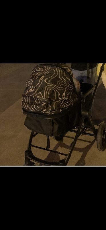 yun donlar: Классическая прогулочная коляска