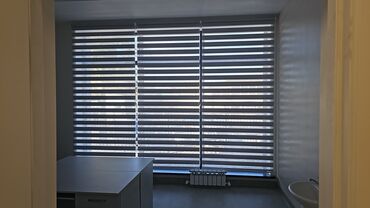 Жалюзи и рольшторы: Плиссированные шторы бежевого цвета, устанавливаются непосредственно — 7