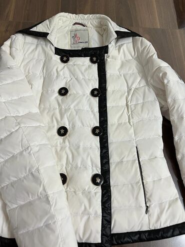 moncler бишкек: Женская куртка Moncler, S (EU 36), цвет - Белый