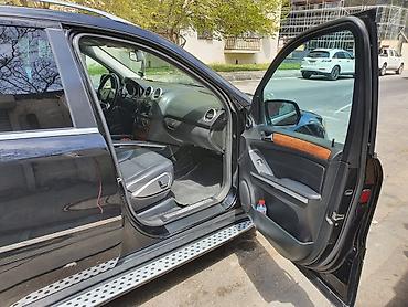 Mercedes-Benz: Mercedes-Benz ML-Class SUV - Kuzov: qara rəng, 5 qapı, yanlarda — 6