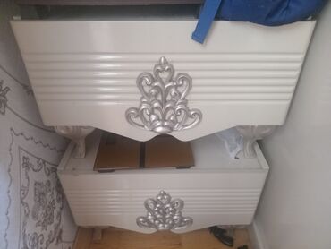 купить двуспальную кровать: Двуспальная кровать, 2 тумбы, Б/у