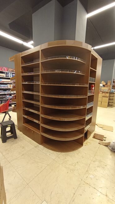 Mebellərin yığılması: Konfet və çərəz üçün vitrinlər sifarişlə hazırlanır — 22