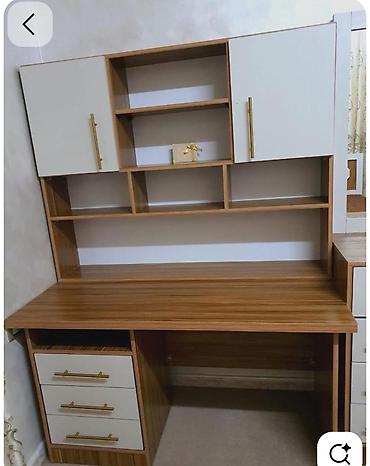 siyirmeli skaf: Düz masa, Polkalı, Siyirməli, Teksturalı laminat — 1