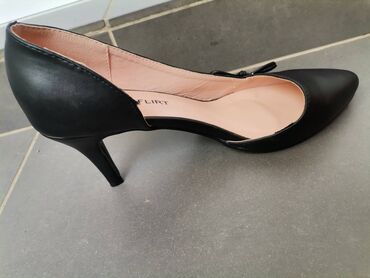 Salonke: Salonke, 39 — 11