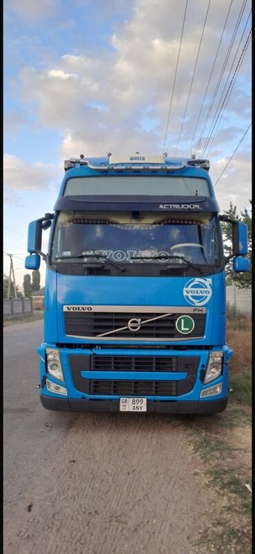 авто карнивал: Тягач, Volvo, Шторный