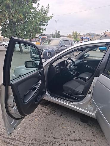 Унаа сатуу: Toyota Avensis: 2002 г., 1.8 л, Кол менен иштөөчү, Бензин, Седан — 6