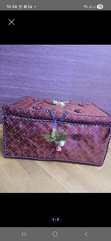 Dekorativ sandıq/qutu - Material: parça örtüklü, yastıqlı