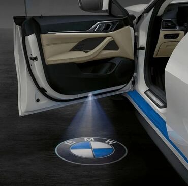 bmw 3 серия 330ci mt: "BMW" qapı altı led işıqlandırma loqosu. "BMW" avtomobili üçün