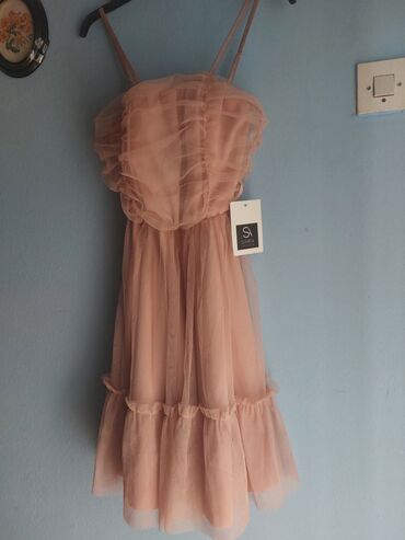 Ostala ženska odeća: Lot ženske odeće – 4 komada 1) Duga haljina, bež/nude ton - Dugi — 50