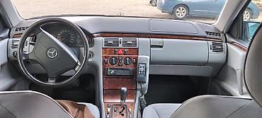 mersedes b: Mercedes-Benz E-Class: 2.2 l | 1999 il Sedan — 8