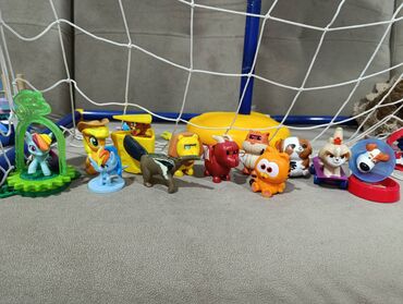 Oyuncaqlar: Kinder və oyuncaqlar hərəsi 2azn Ən az 10 AZN lik alış verişde — 6