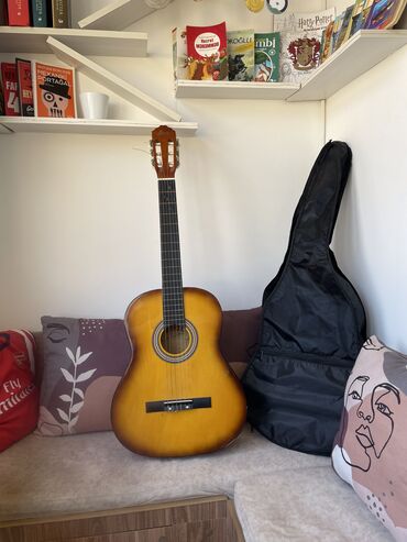 skripka satışı: Klassik gitara, Winzz, İşlənmiş, Ünvandan götürmə