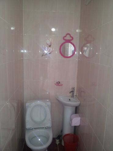 дом долгосрочная аренда: 64 м², 2 комнаты, Парковка, Забор, огорожен
