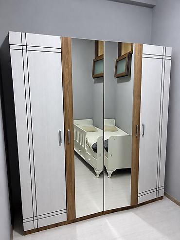 Dörd qapılı paltar dolabı Çox az istifadə olunub, demək olar ki