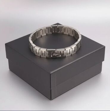 Narukvice: Narukvica Lacoste hirurški čelik
Cena:2200din na lalafo.rs — 10 Narukvice: Narukvica Lacoste hirurški čelik
Cena:2200din — 10