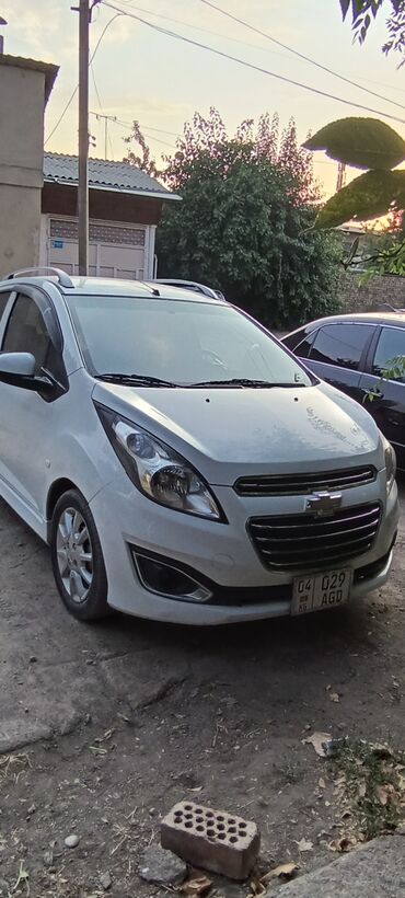 продаю авто с выкупом: Chevrolet Spark: 2015 г., 1.2 л, Автоматические, Бензин, Хэтчбэк