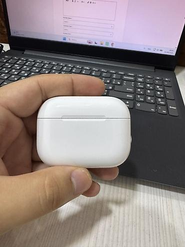 airpods qulaqcıq: Airpods pro 3 Tecili satilir pula ehtiyac oldugu ucun 2aydir istifade — 1