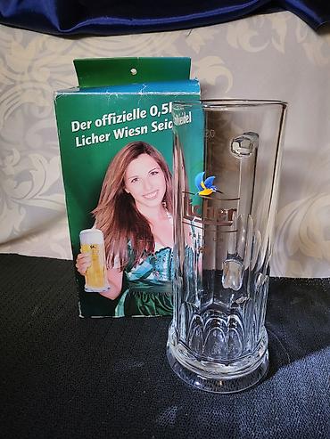 Čaše: Krigla nova Licher premuim Wiesn rastalova. Nova krigla sve na njoj — 2