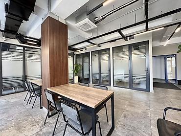байтик тауэр: Аренда офисов, 120 м², В бизнес центре, 1 линия, С отдельной кухней, С системой безопасности — 3