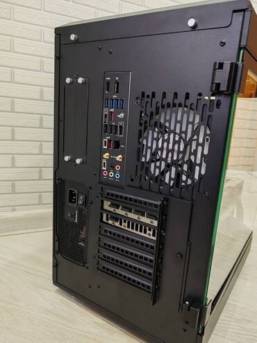 Masaüstü kompüterlər və iş stansiyaları: Asus Gaming Rendering PC Komputer yenidir, istifadə olunmayıb. Bütün — 9