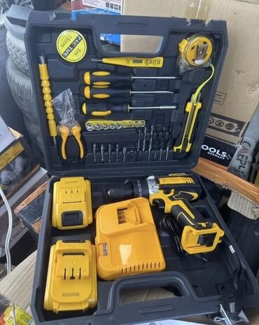 купит набор ключей: Комплект аккумуляторного инструмента в кейсе Состав набора: -