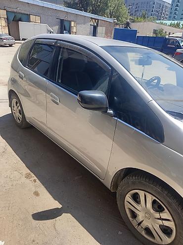bugatti veyron: Honda Fit: 2010 г., 1.5 л, Автомат, Бензин, Хэтчбэк — 4