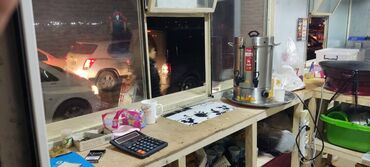 Restoran, kafelər: Neftciler metrosuna yaxin yerləşən donər evi obyekt yerləsən ümumi — 10