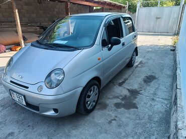 обмен на авто с доплатой: Серебристый хэтчбек Daewoo Matiz с компактным кузовом, идеально