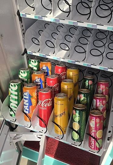 холодный цех: 🥤 Холодильный вендинг-аппарат с оплатой по QR Продажа напитков, снеков — 7