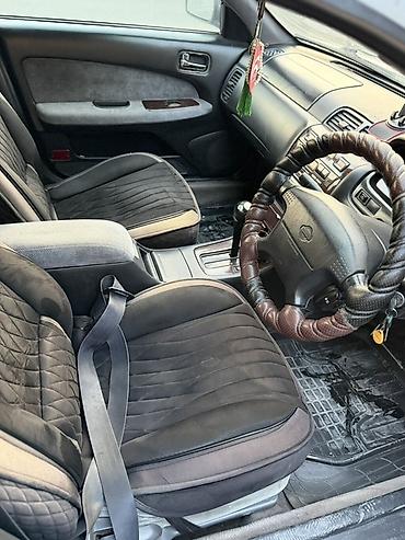 audi a3: Седан бизнес‑класса серебристого цвета. Основные особенности: - — 5