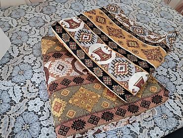 2 el perde alanlar: Kilim naxışlı dekorativ süfrə dəsti Caffee Və restorantlar üçün 2 ədəd — 4