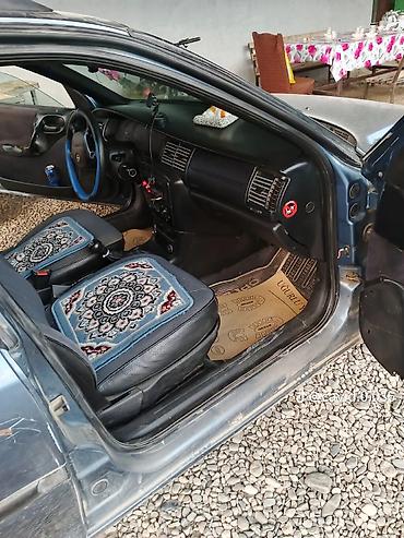 volkswagen polo 1: Opel Vectra: 1.6 л | 1997 г. 30000 км Седан — 6