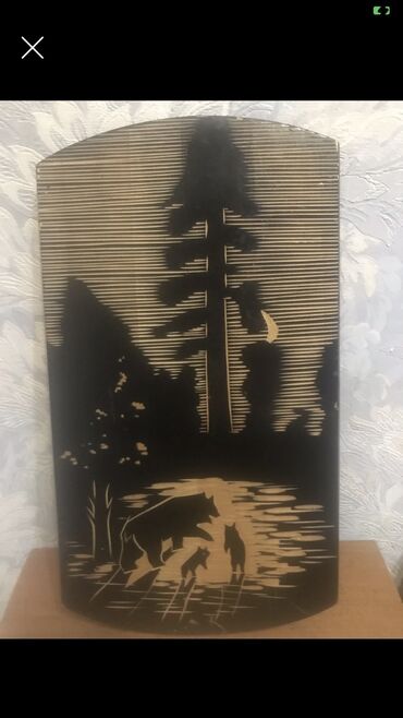 стабилизатор на телефон: Картина на дереве 1969 года