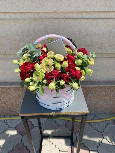 Цветы и букеты: Букеты на разные Мероприятия принимаем заказы на любой сложности по — 14