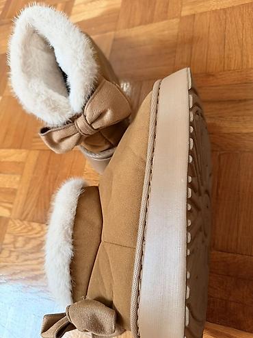 prodaja ugg cizama: Ženske zimske čizme/papuče u stilu „ugg”, boja kamel. Broj 39 - — 3