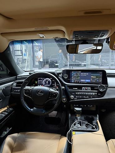 хром для авто: Lexus ES: 2022 г., Гибрид, Седан — 7