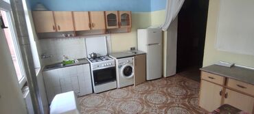 Uzunmüddətli kirayə evlər: Xətai Rayonu NZS Qəsəbəsi 165 Nömrəli Məktəb Həyət Evi 3 otaq. Mərtəbə — 1