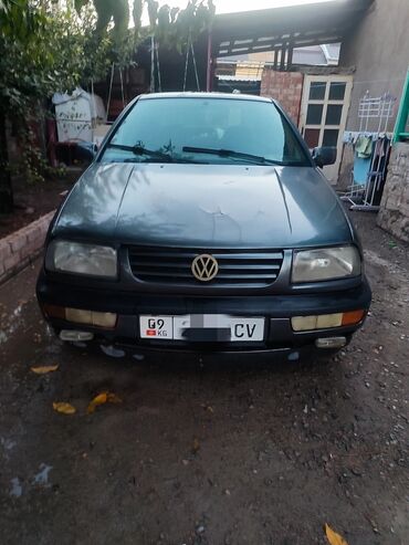 маленькая машина: Седан Volkswagen Vento 2.0 инжектор на ходу ходовая мотор в хорошем