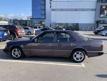 мерседес е 230: Mercedes-Benz 230: 1992 г., 2.3 л, Механика, Бензин, Седан