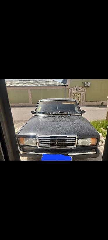 mercedes benz 208 d: Lada sedan (klassik “2107” seriyası görünüşü) – qara rəng, 4 qapı — 4
