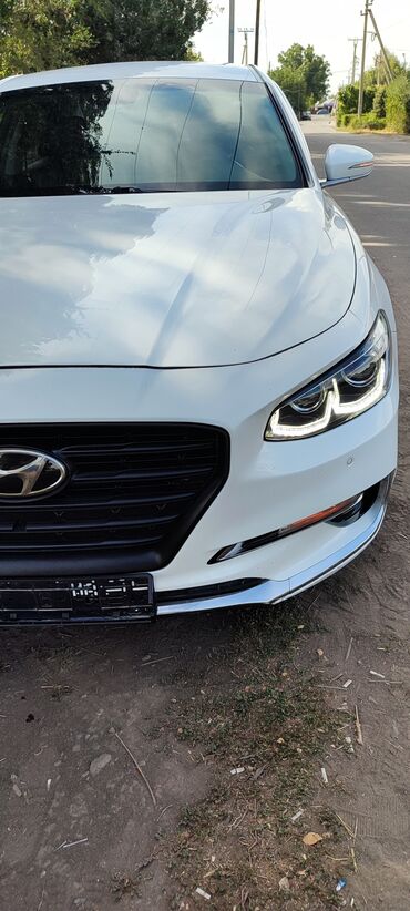 нексиага он эшик алды керек: Hyundai Grandeur/Azera (седан, белый цвет) Основные особенности: -