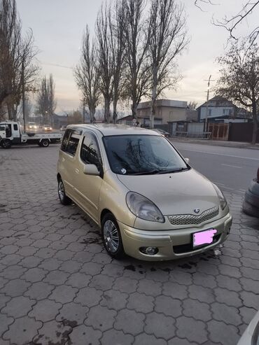 Toyota: Toyota Funcargo: 2005 г., 1.3 л, Автомат, Бензин, Хэтчбэк