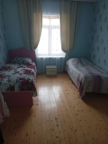 Günlük kirayə evlər: 100 kv. m, 3 otaqlı — 10