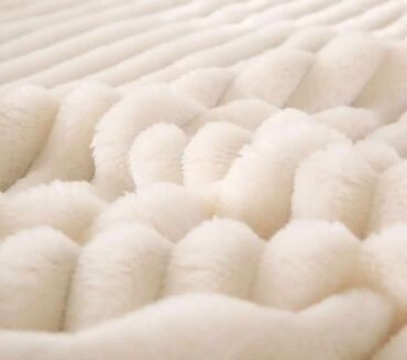 Posteljina: Bračna, Damast — 4