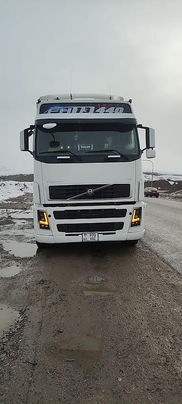 кондиционер на крышу грузовика: Volvo FH13 440, седельный тягач с рефрижераторным полуприцепом — 1