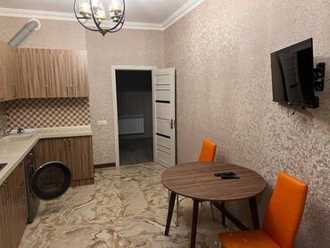 Uzunmüddətli kirayə mənzillər: Tam təmirli,bütün mebellər var hamisı təzə,yaşayış olmayıb,metroya — 14